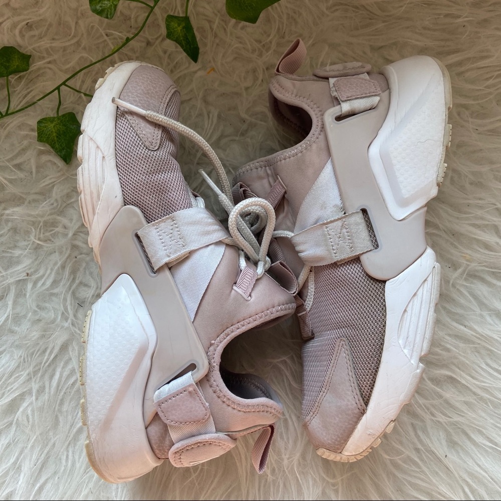 Nike Air Huarache City Low Particle Rose